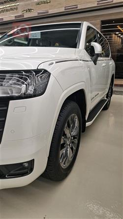 تۆیۆتا لاند کروزەر